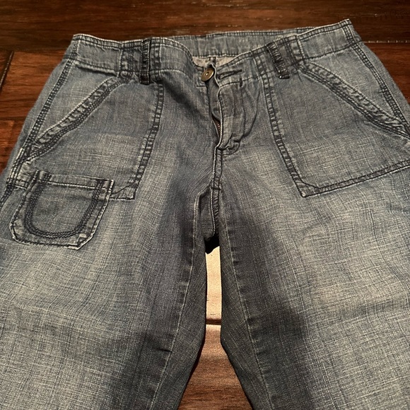 Women’s Eddie Bauer Denim Capris - Picture 4 of 7